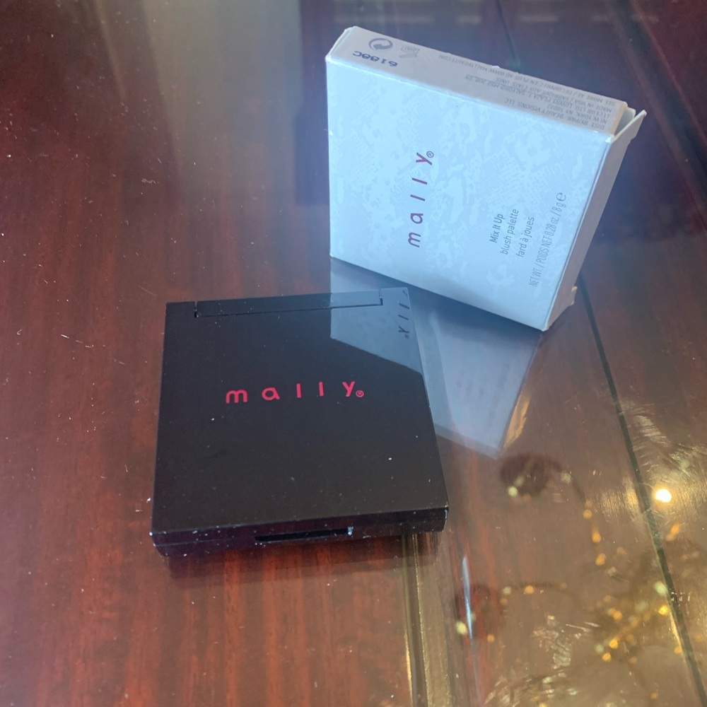 Mally Beauty Mix It up blush palette - Picture 3 of 6